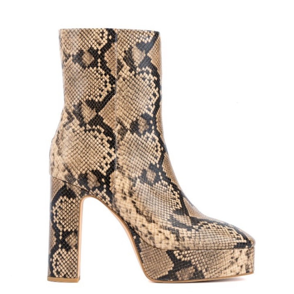 NY&Co Raylynn Snakeskin Boot 🐍